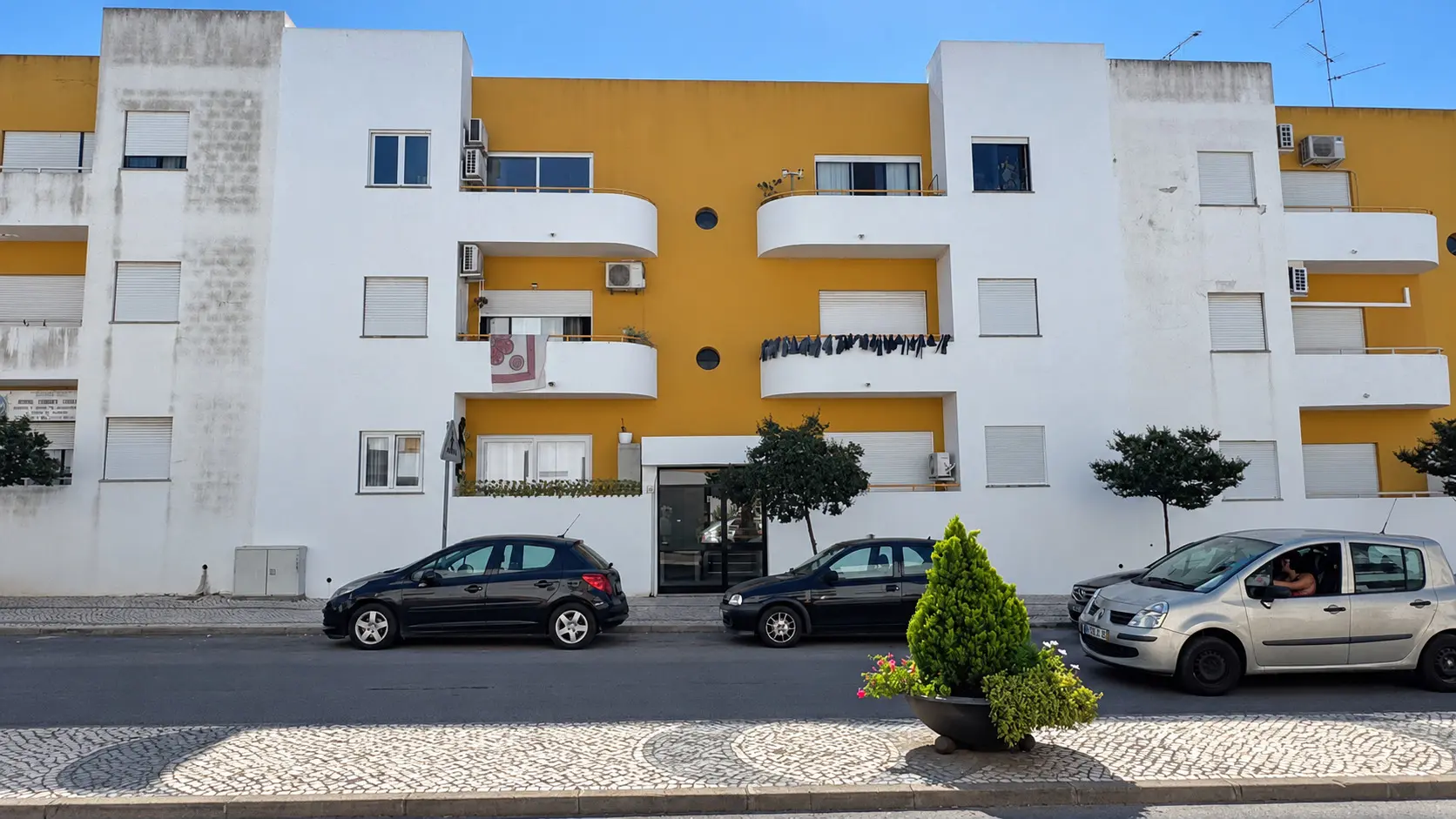 Edifício e envolvente em Serpa